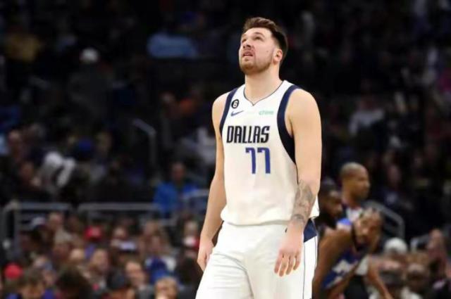 开云-只能靠自己！复出首战即轰53分 东契奇孤星带队