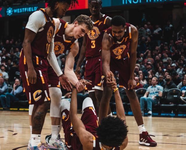 开云官网-塞克斯顿与加兰将临续约 骑士今夏迎来关键休赛期